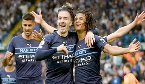 লিভারপুলকে সরিয়ে ফের শীর্ষে ম্যান সিটি