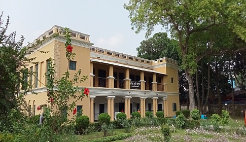 বিশ্ব কবির জন্মবার্ষিকী উদযাপনে প্রস্তুত শাহজাদপুর রবীন্দ্র কাচারিবাড়ি