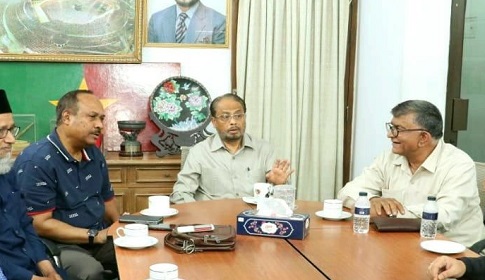 ‘মন্ত্রীর বক্তব্যে মনে হচ্ছে সরকার যেনো ব্যবসায়ীদের কাছে জিম্মি’