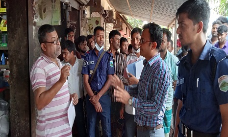 সিরাজগঞ্জে সয়াবিন তেল মজুদের অভিযোগে তিন ব্যবসা প্রতিষ্ঠানকে জরিমানা