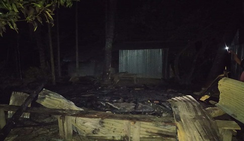 চিতলমারীতে বিদ্যুতের শর্ট সার্কিট থেকে আগুন, চায়ের দোকানসহ গুদাম ভস্মিভূত