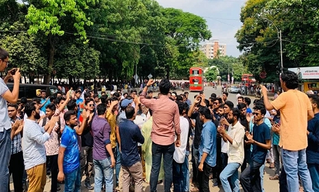 ঢাকা বিশ্ববিদ্যালয়ে ছাত্রদল-ছাত্রলীগ সংঘর্ষ