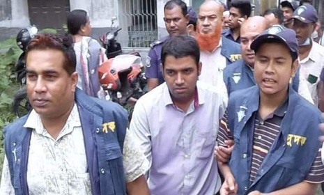 দিনাজপুরে ঘুষের টাকাসহ উপ-মহাপরিদর্শক আটক