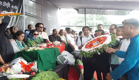 আবদুল গাফ্ফার চৌধুরীকে শ্রদ্ধা জানাতে শহীদ মিনারে মানুষের ঢল