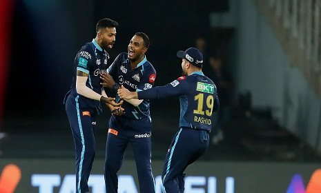 অভিষেকেই আইপিএল চ্যাম্পিয়ন গুজরাট