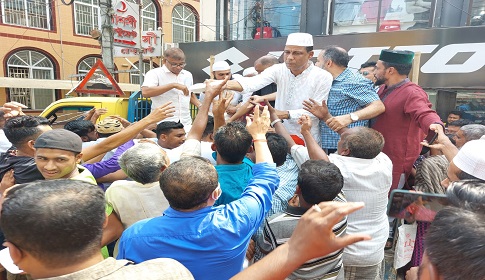 জিয়াউর রহমানের শাহাদাত বার্ষিকীতে মৌলভীবাজারে দুস্থদের মধ্যে বিএনপির খাবার বিতরণ 