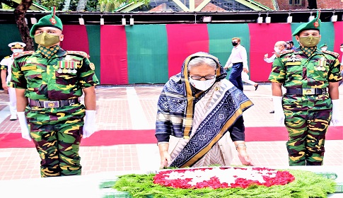 বঙ্গবন্ধুর সমাধিতে প্রধানমন্ত্রীর শ্রদ্ধা 