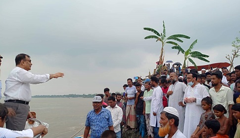 চৌহালীর ভাঙন এলাকা পরিদর্শন করলেন প্রতিমন্ত্রী জাহিদ ফারুক