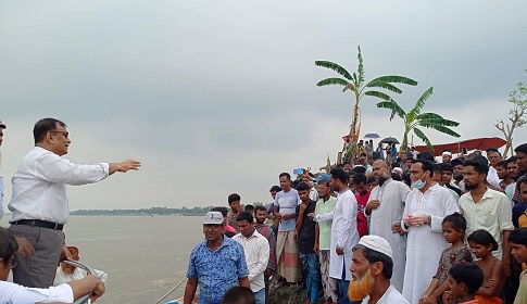 চৌহালীর ভাঙন এলাকা পরিদর্শন করলেন প্রতিমন্ত্রী জাহিদ ফারুক 