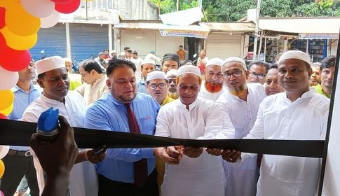 বোয়ালমারীতে নবনির্মিত বাণিজ্যিক ভবনের উদ্বোধন