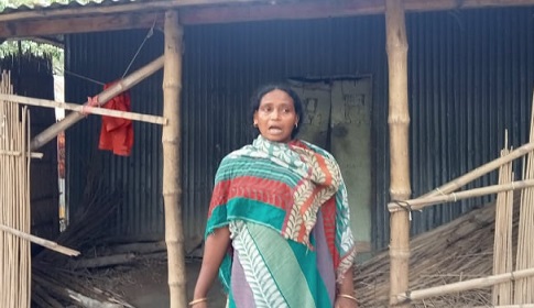 ‘বুনো পরিবারের’ বসতভিটা দখলের চেষ্টা