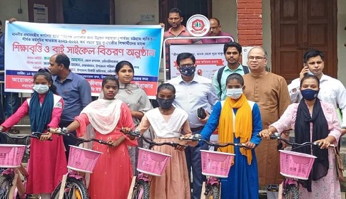 মৌলভীবাজারে শব্দকর ও বেদে জনগোষ্ঠীর ছাত্র-ছাত্রীদের মাঝে সাইকেল ও শিক্ষাবৃত্তির চেক বিতরণ 