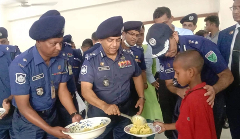 বন্যায় ক্ষতিগ্রস্তদের পুনর্বাসনে কাজ করছে সরকার : আইজিপি