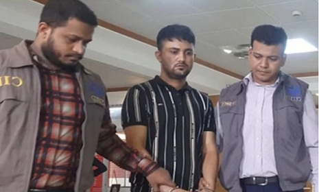 পদ্মা সেতুর নাট-বল্টু খোলা বায়েজিদের গাড়ি জব্দ