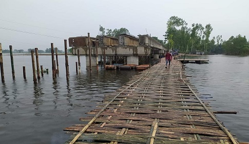 কুড়িগ্রামে নদ-নদীর পানি বেড়ে নিম্নাঞ্চল প্লাবিত