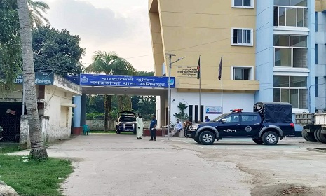 নগরকান্দা থানায় গৃহবধূকে ধর্ষণ চেষ্টার অভিযোগ