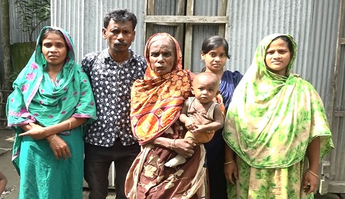 কুড়িগ্রামের প্রয়াত বীর মুক্তিযোদ্ধা লাল মিয়ার পরিবারের মানবেতর জীবন যাপন