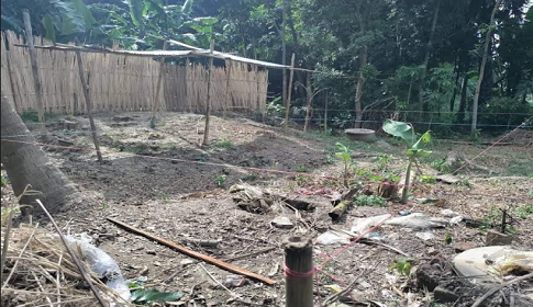 নগরকান্দায় আদালতের নির্দেশ অমান্য করে ঘর নির্মাণ