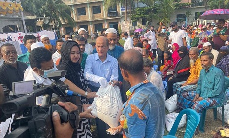 ‘বিত্তবানদের অসহায় মানুষের পাশে দাঁড়াতে হবে’