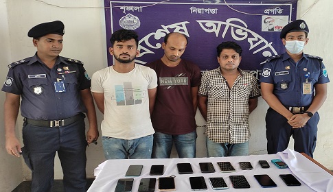 মধুখালীতে মোবাইল চোরচক্রের তিন সদস্য আটক
