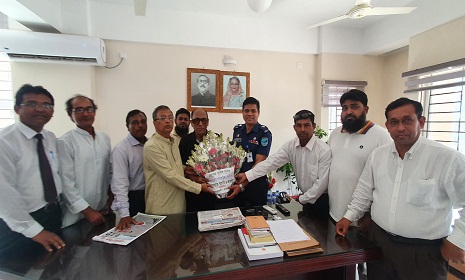 ফরিদপুরের নবাগত পুলিশ সুপারের সঙ্গে কৃষক লীগ নেতাদের মত বিনিময়