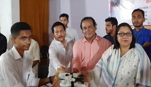ফরিদপুরে শিক্ষাবিদ জায়নুল আবেদীন মেধা বৃত্তি প্রদান