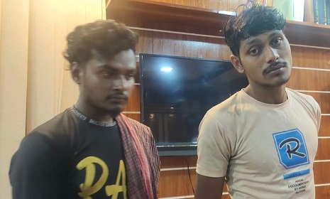 নগরকান্দায় ট্রাকভর্তি পলিথিনসহ আটক ২
