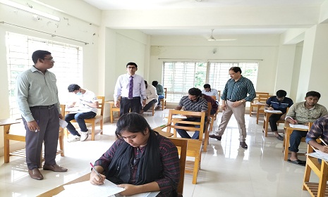 গোপালগঞ্জে টেক্সটাইল ইঞ্জিনিয়ারিং কলেজে গুচ্ছ ভর্তি পরীক্ষা অনুষ্ঠিত