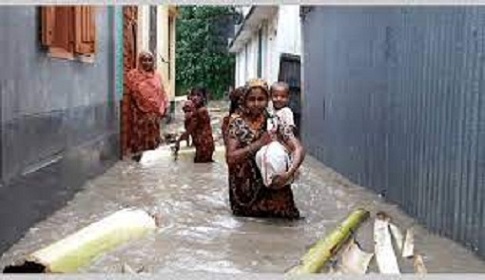 সিরাজগঞ্জে ড্রেন ও রাস্তা না থাকায় জলাবদ্ধতা, ভোগান্তিতে মহল্লাবাসী