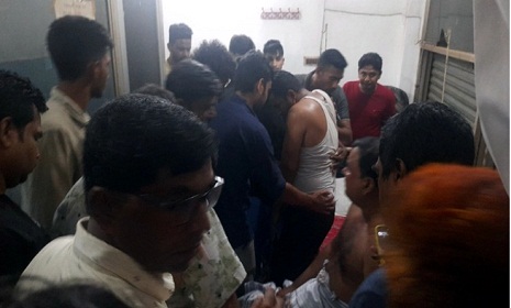 ট্রাক চালাচ্ছিলেন হেলপার, ধাক্কায় আহত ৩ সাংবাদিক