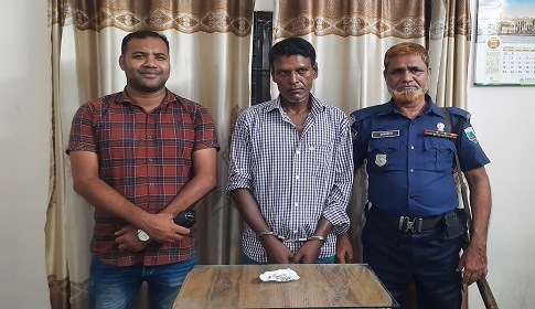 সান্তাহারে হেরোইনসহ মাদক বিক্রেতা গ্রেপ্তার