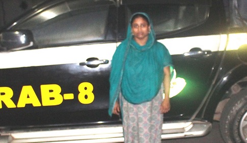 মাদারীপুরে বিপুল ইয়াবা ও দেশীয় মদসহ নারী মাদক ব্যবসায়ী আটক
