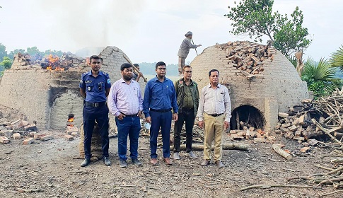 উত্তরাধিকার ৭১ নিউজে সংবাদ প্রকাশের পর অবৈধ কয়লা কারখানা ভেঙে দিলেন ইউএনও