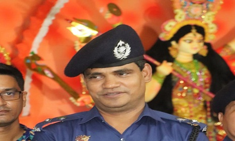 প্রশংসায় ভাসছেন নোয়াখালীর পুলিশ সুপার