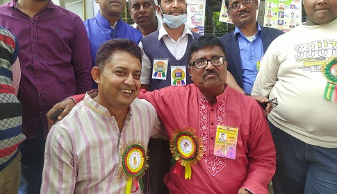সাতক্ষীরা জেলা বাস মিনিবাস মালিক সমিতির সভাপতি আবু আহম্মেদ, সম্পাদক গোলাম মোরশেদ