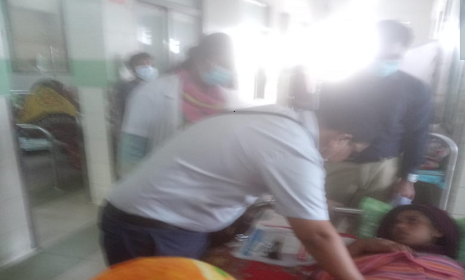 কাউন্সিলরের স্ত্রীর কীটনাশক পানে আত্মহত্যার চেষ্টা, এলাকায় তোলপাড়