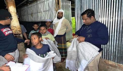 কেশবপুরে শীতার্তদের মাঝে ইউএনও’র কম্বল বিতরণ