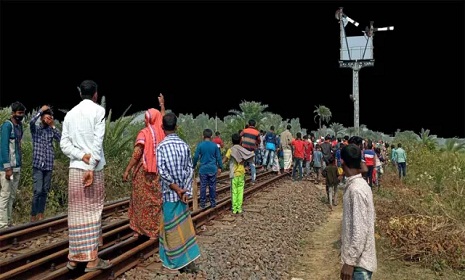 লালমনিরহাটে ট্রেনে কাটা পড়ে প্রাণ গেলো মা-মেয়ের