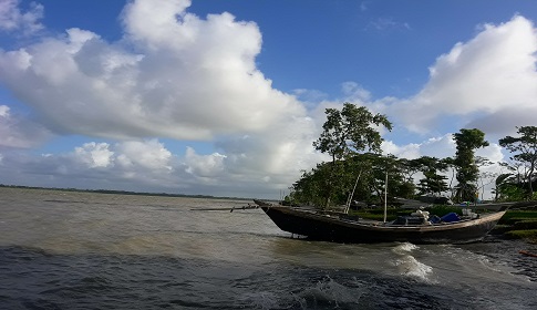 বরগুনায় বিক্রি হচ্ছে নদী, বিপাকে জেলেরা