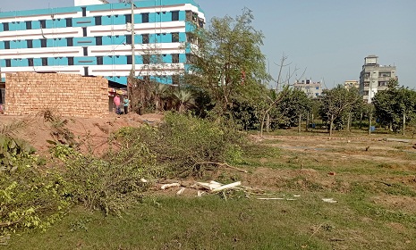 গাজীপুরে আদালতের নিষেধাজ্ঞা অমান্য করে বিদ্যালয়ের ভবন নির্মাণের অভিযোগ