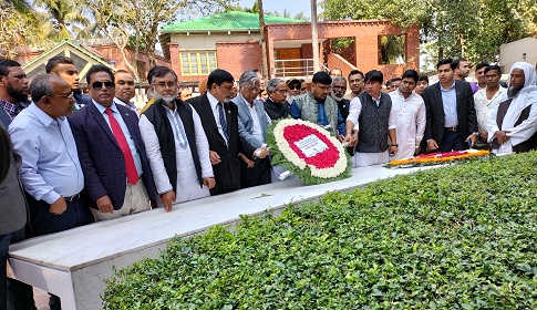 টুঙ্গিপাড়ায় জাতির পিতার সমাধিতে আইডিবি'র শ্রদ্ধা