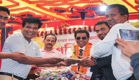 বড়াইগ্রামে গণসংবর্ধনায় মেয়র জাকিরকে এমপি হিসেবে মনোনয়নের গণদাবি