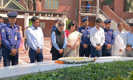 ‘বঙ্গবন্ধু শুধু বাংলাদেশের জন্য নয়, ভারতীয়দের জন্যও অনুকরনীয়’
