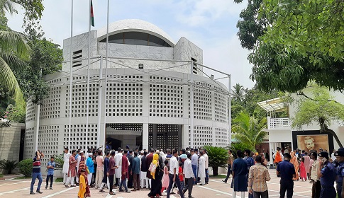 বঙ্গবন্ধুর সমাধিতে ১৫ থেকে ১৭ মার্চ সাধারণ দর্শনার্থীদের প্রবেশ বন্ধ