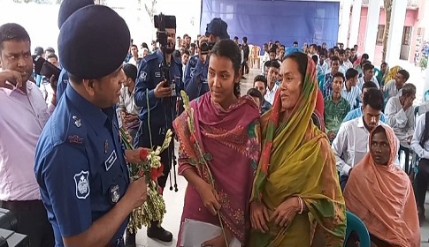 স্বচ্ছতার বিরল দৃষ্টান্ত স্থাপন করলেন গাইবান্ধা পুলিশ সুপার কামাল হোসেন