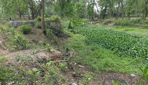 শ্মশানে পানির অভাবে শবদেহ সৎকারে দুর্ভোগ