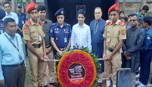 গণহত্যা দিবস উপলক্ষে সাতক্ষীরায় বধ্যভূমিতে সকল শহীদদের প্রতি শ্রদ্ধা নিবেদন