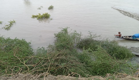 খোলপেটুয়ার ভাঙনে ঝুঁকিতে গাবুরার হাজারো পরিবার