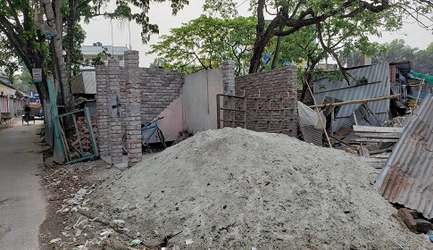 ক্রয়ের ৪৮ বছর পরেও জমির দখল বুঝে পাননি কাউন্সিলর ভ্রাতৃদ্বয়