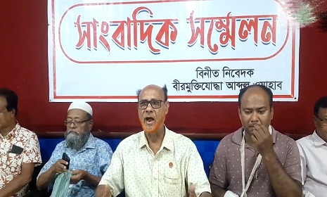 বাহাদুরপুরে পুত্রকে ছুরিকাঘাত, নিরাপত্তা চাইলেন পিতা